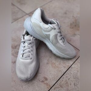 NWOT Lululemon Women's Beyondfeel Running Shoe